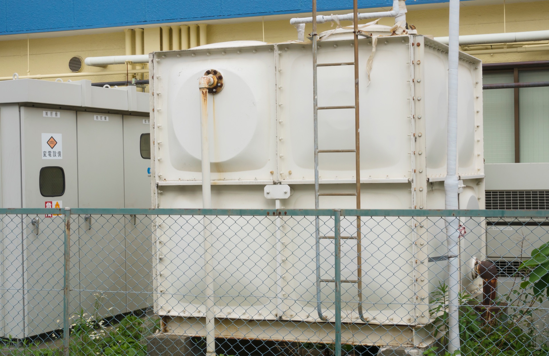 分譲マンションの貯水槽清掃・水質検査